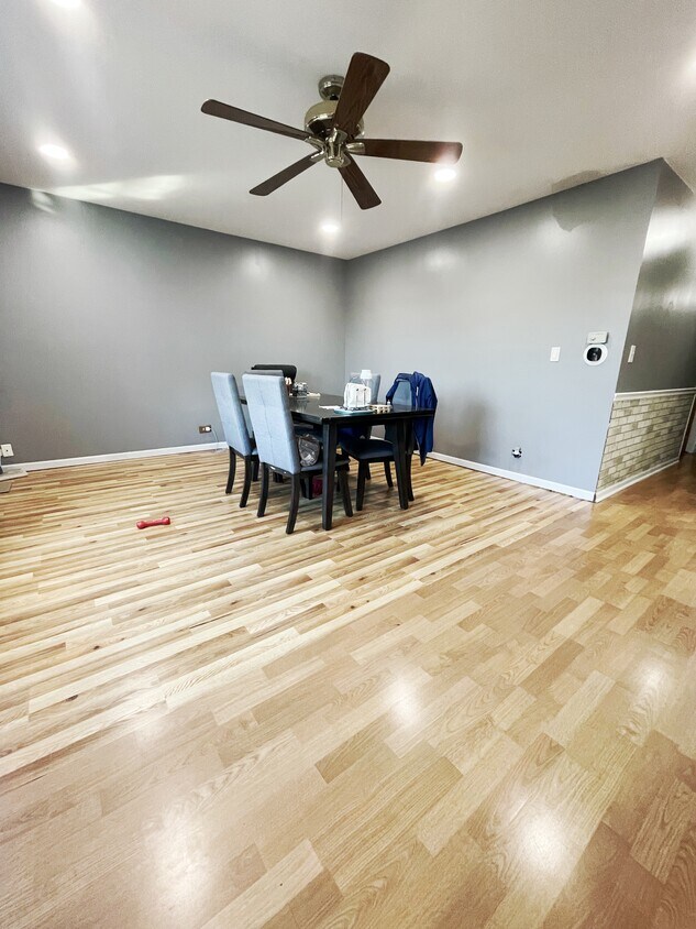 Spacious Dining Area - 1105 E Ardyce Ln