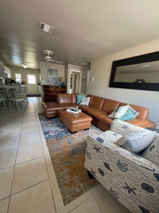 Foto del edificio - 3461 Brink Cir