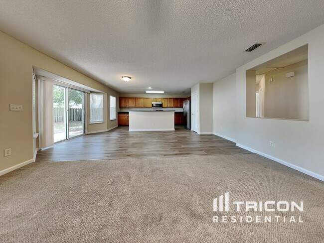 Foto del edificio - 7134 Beekman Lake Dr