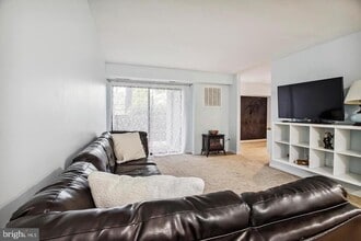 Building Photo - 21 Silverwood Cir