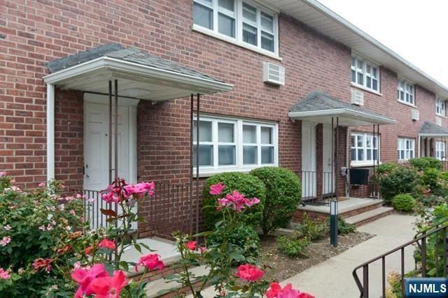 Building Photo - 395 S Park St