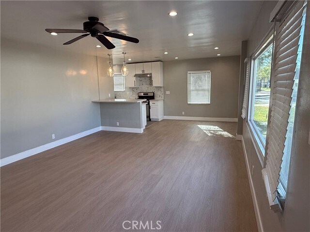 Foto del edificio - 7358 Riverton Ave