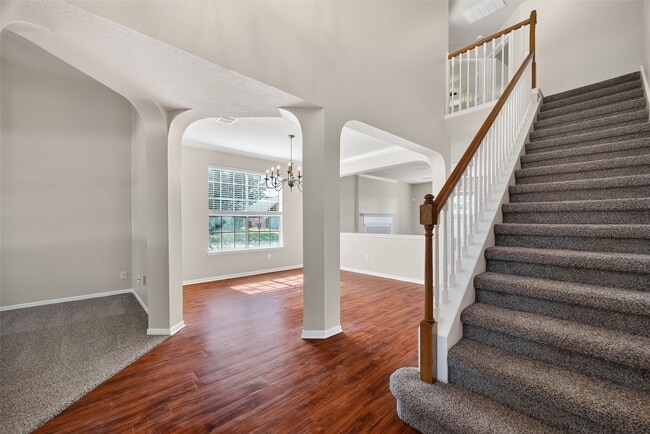 Foto del edificio - 5118 Cherry Blossom Dr