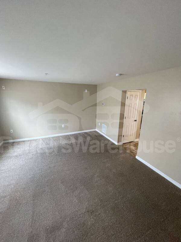 Foto del edificio - 7825 Rolling View Ave