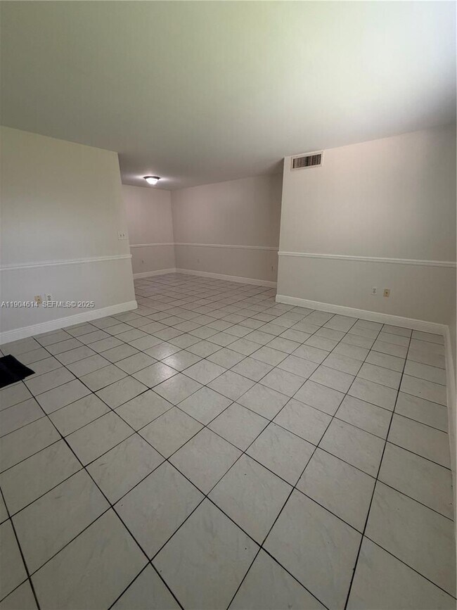 Foto del edificio - 10370 SW 220th St