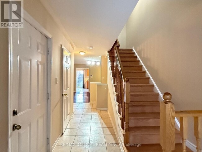 Building Photo - 5640 Stella Ln