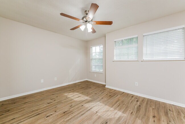 Foto del edificio - 18614 Willow Cove Dr