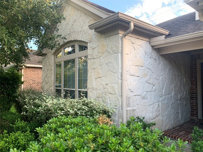Building Photo - 13110 Imperial Shore Dr