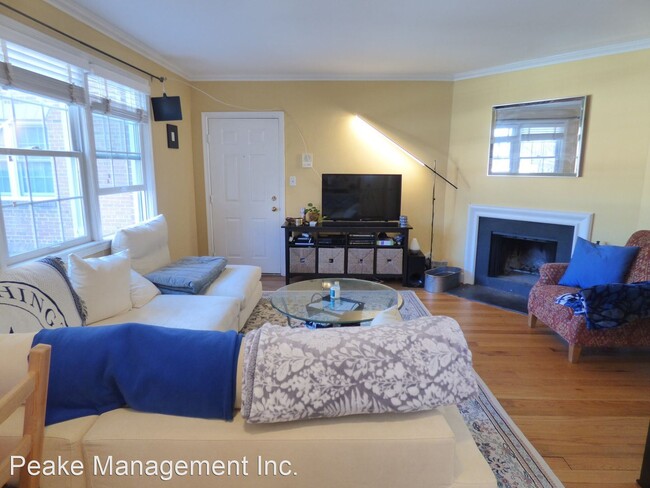 Building Photo - 2 br, 1 bath House - 1119 N. Pitt St. Apt 2C