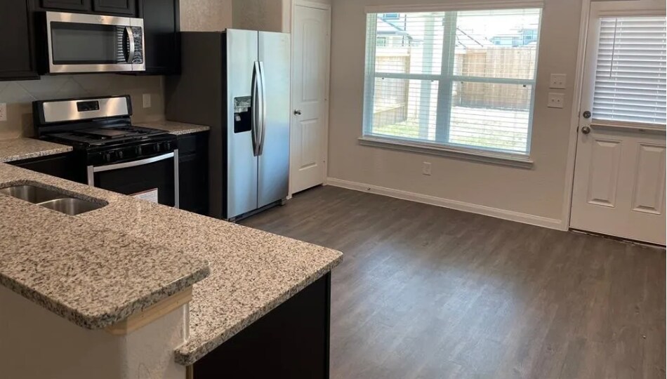 Foto principal - 17602 Cuthbert St