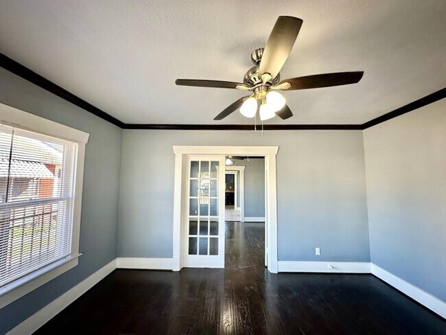 Foto del edificio - 118 N Drennan St