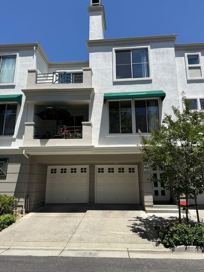 Building Photo - 430 Navaro Pl