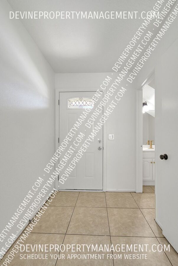 Foto del edificio - 4970 Brooks St