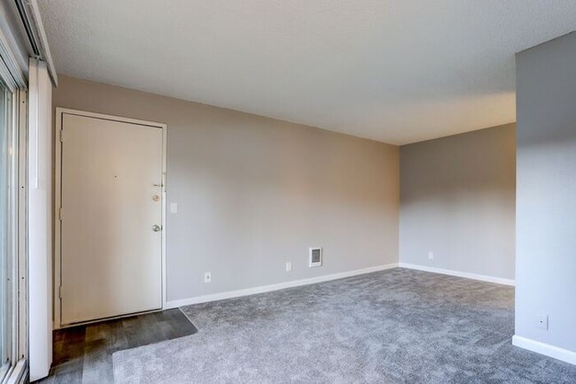 Building Photo - Lovely 1 bedroom - Waiting for you to Make...