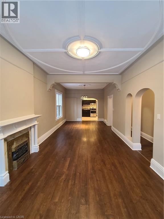 Photo du bâtiment - 115 Charlton Ave W