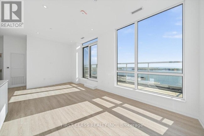 Building Photo - 15 Richardson St