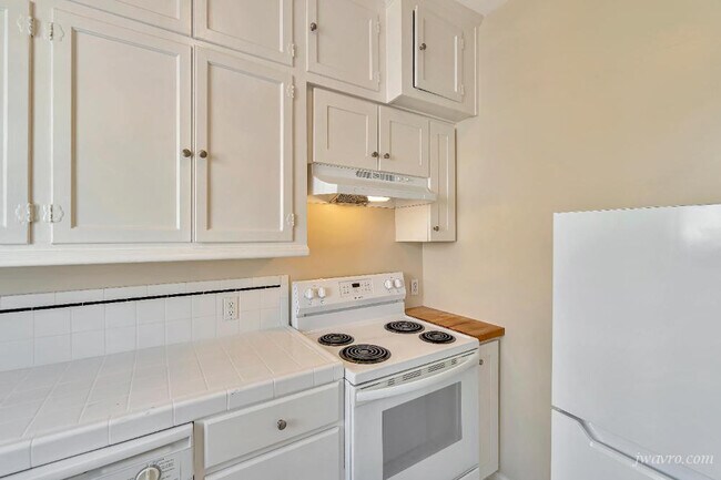 Foto del edificio - 1695 North Point St