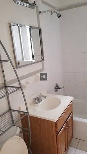 Building Photo - SPACIOUS TWO BEDROOM APARTMENT FOR RENT