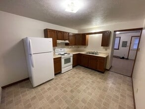 Building Photo - 333 Centreville Pike