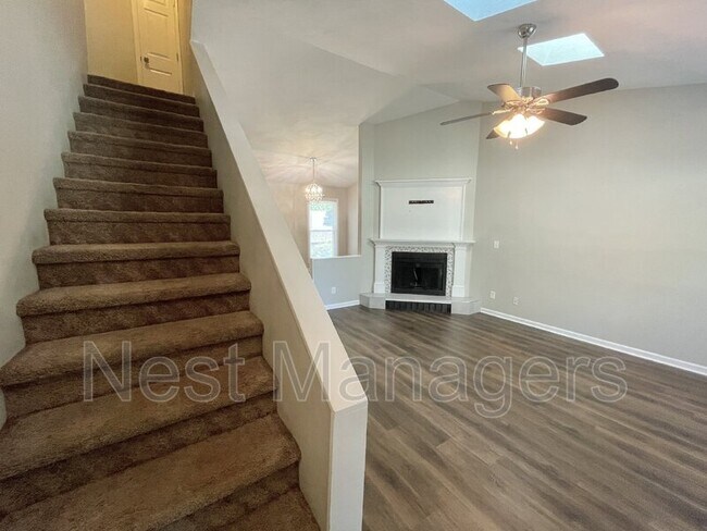 Foto del edificio - 820A Anarine Rd