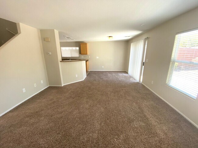 Foto del edificio - Location! Location! Location!  Summerlin h...