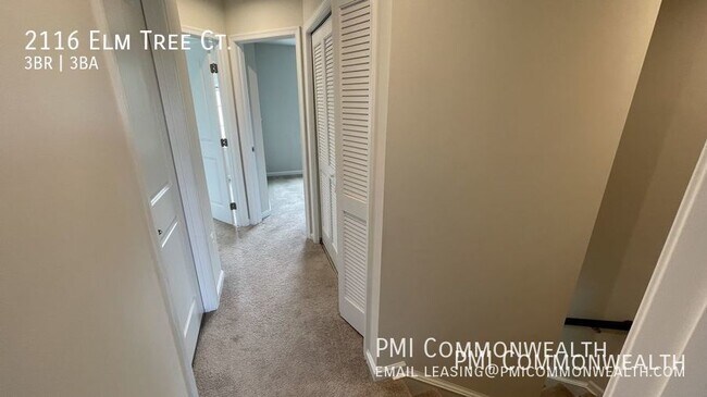 Building Photo - 3 Bed / 2.5 Bath Townhouse (Available 10/1...