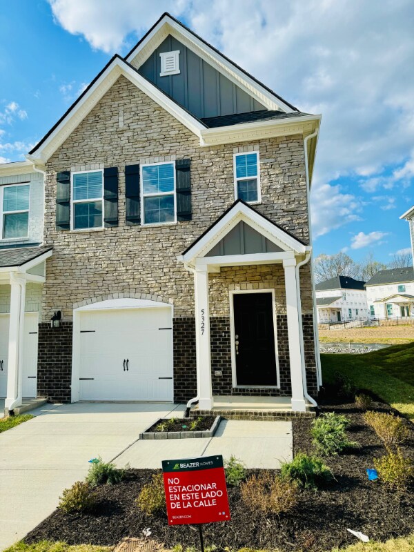 Foto principal - 5327 Bellflower Hls