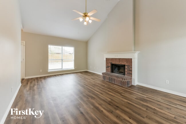 Building Photo - 5612 Eastwedge Dr