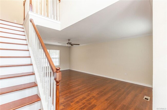 Building Photo - 15300 Parkgate Dr