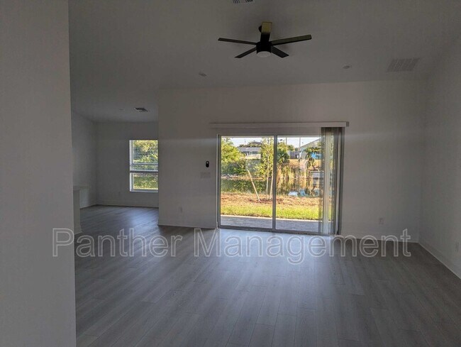 Foto del edificio - 347 NE 19th Terrace