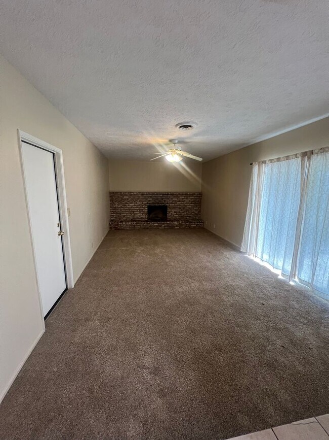 Foto del edificio - 948 Northwood Dr