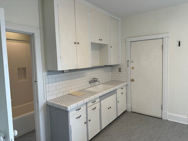 Kitchen - 4114 Fremont Ave N
