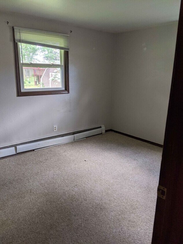 1129 Anchor Dr, Howard, WI 54313 House Rental in Howard, WI