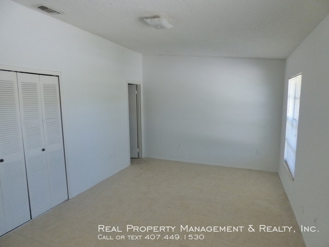 Building Photo - Nice 3 BR / 2 BA Home In Royal Manor Villas