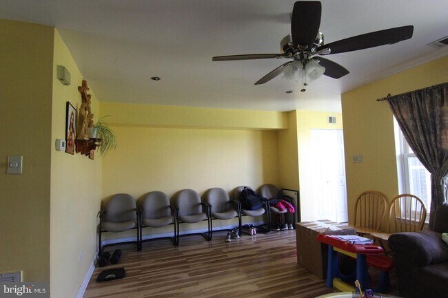 Foto del edificio - 214 Jefferson Ct