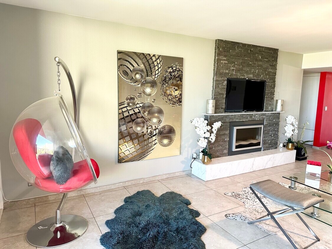 Living Room - 205 E Harmon Ave