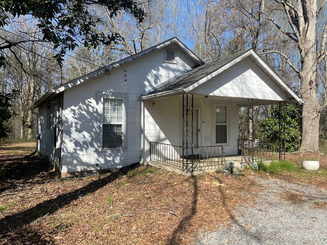 202 E College St, Star, NC 27356 - House Rental in Star, NC ...