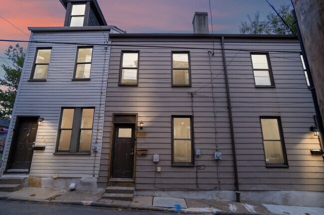 Foto del edificio - 523 Alpine Ave