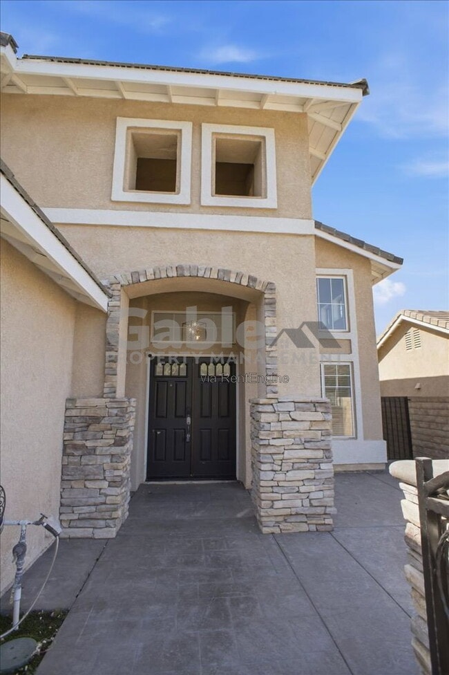 Building Photo - 28007 Cascade Rd