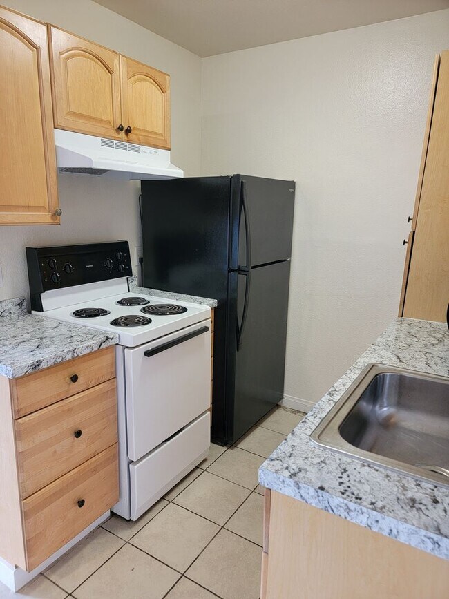 Foto del edificio - Clean and Quiet 1 Bedroom/1 Bath  in SENIOR COMPLEX Section 8 Accepted