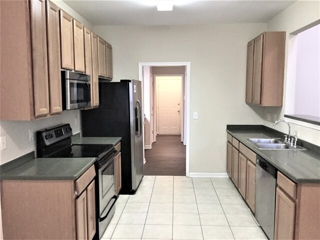 Building Photo - 925 Southridge Dr