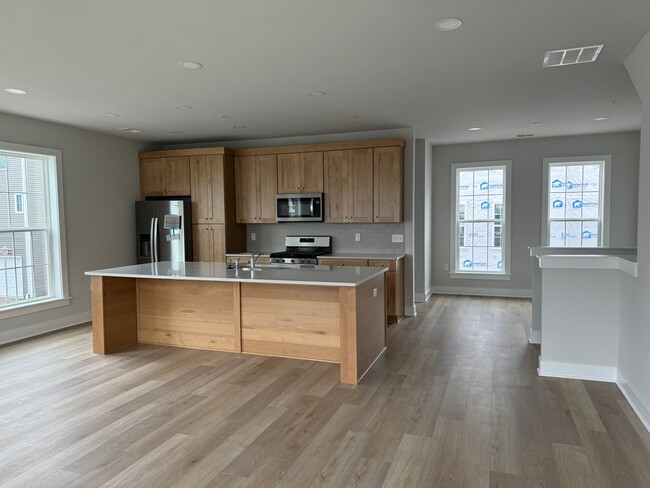 Kitchen - 706 Halcyon Ln