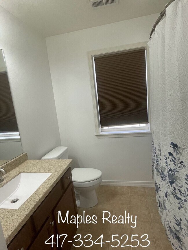 Foto del edificio - 3 Bedroom, 2 Bath Home for RENT in Hollister, MO