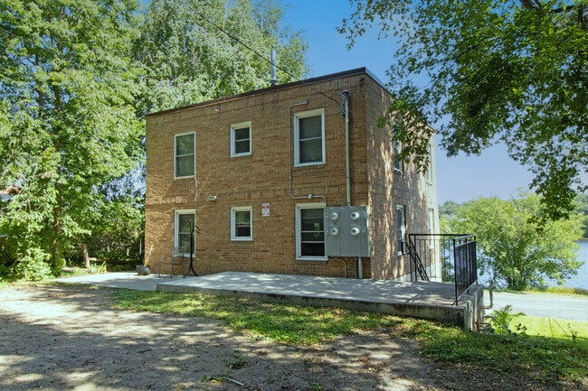 Building Photo - 701 5th Ave N