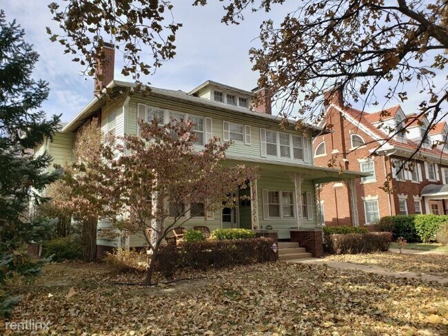Foto del edificio - 2 br, 1.5 bath Townhome - 921 Spaulding Ave A