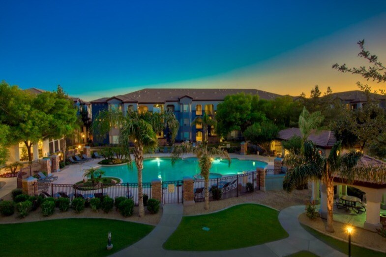 The Villas at Camelback Crossing