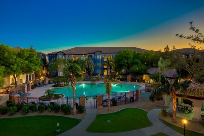 Foto del edificio - The Villas At Camelback Crossing