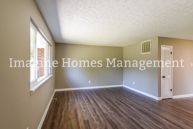 Foto del edificio - Beautiful 3-Bedroom Ranch Home in Macedonia