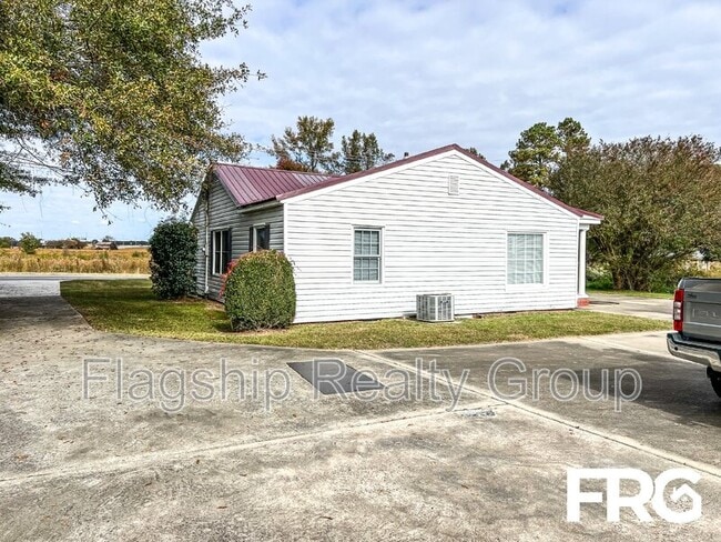 Building Photo - 178 Hood Swamp Rd
