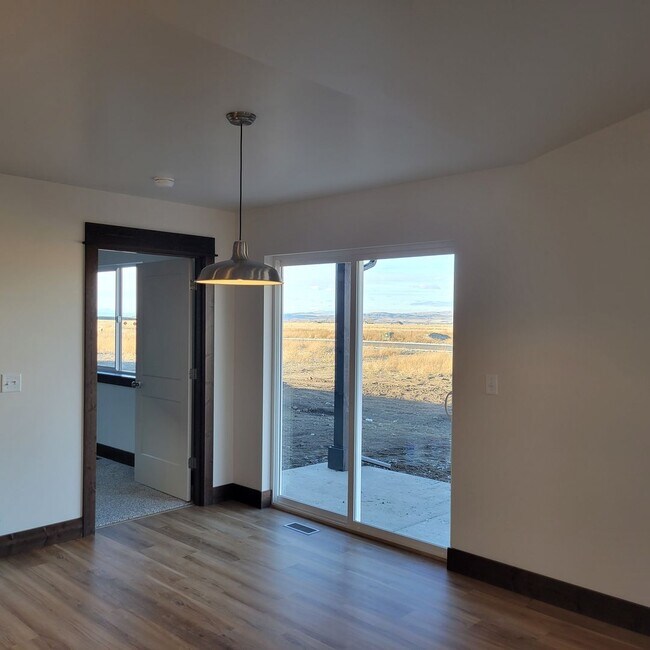 Building Photo - Brand New 3 Bed 2 Bath with double attache...